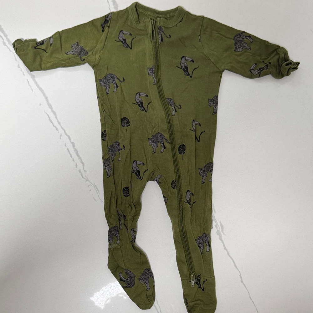 Kyte BABY Olive One Piece with Animal Design